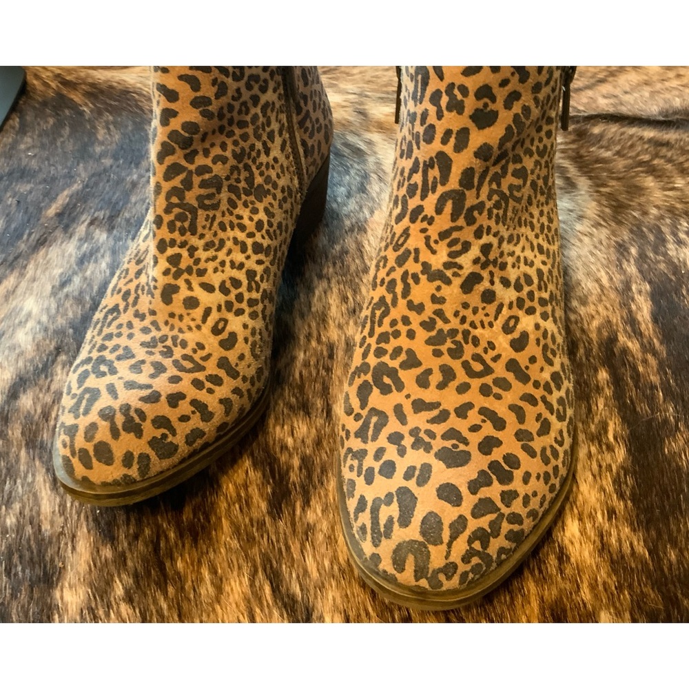 Lovin the Leopard ! Bootie. Lucky Brand adorable goes with everything .